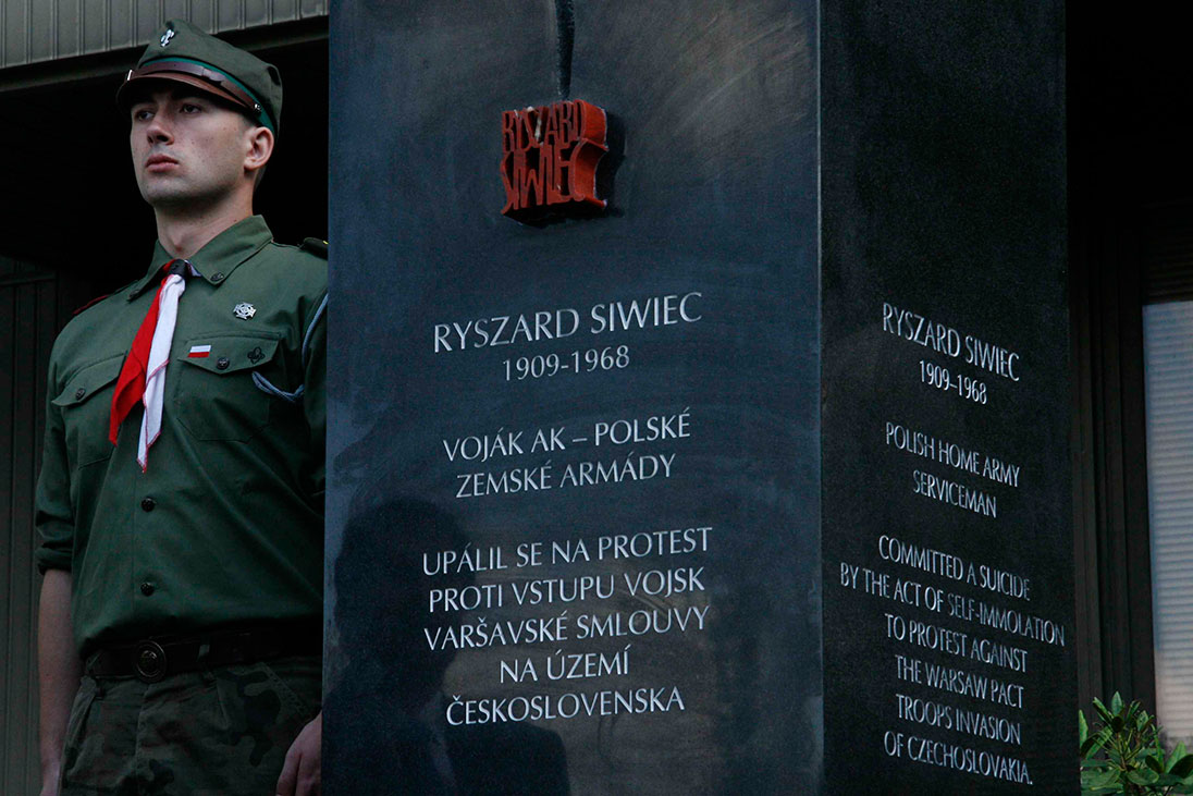 Unveiling the monument of Ryszard Siwiec, 20th June 2010
