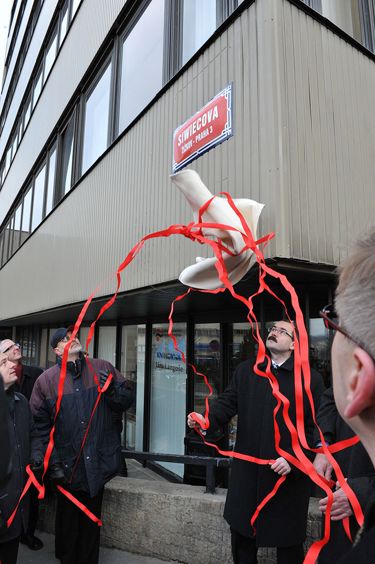 Naming a street in a Prague district of Žižkov after Ryszard Siwiec, 13th February 2009