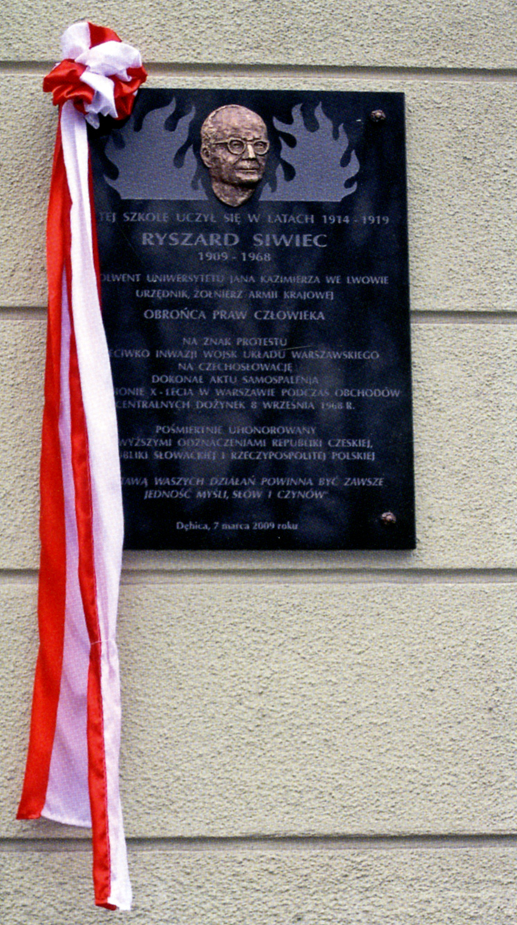 the plaque unveiled on 7th March 2009 in Dębica